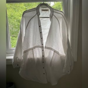 XS We The Free Free People billowy white Summer Daydream Button down